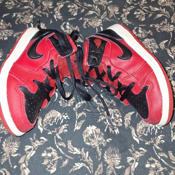 Toddler Jordan 1 mid - Picture 3 of 8